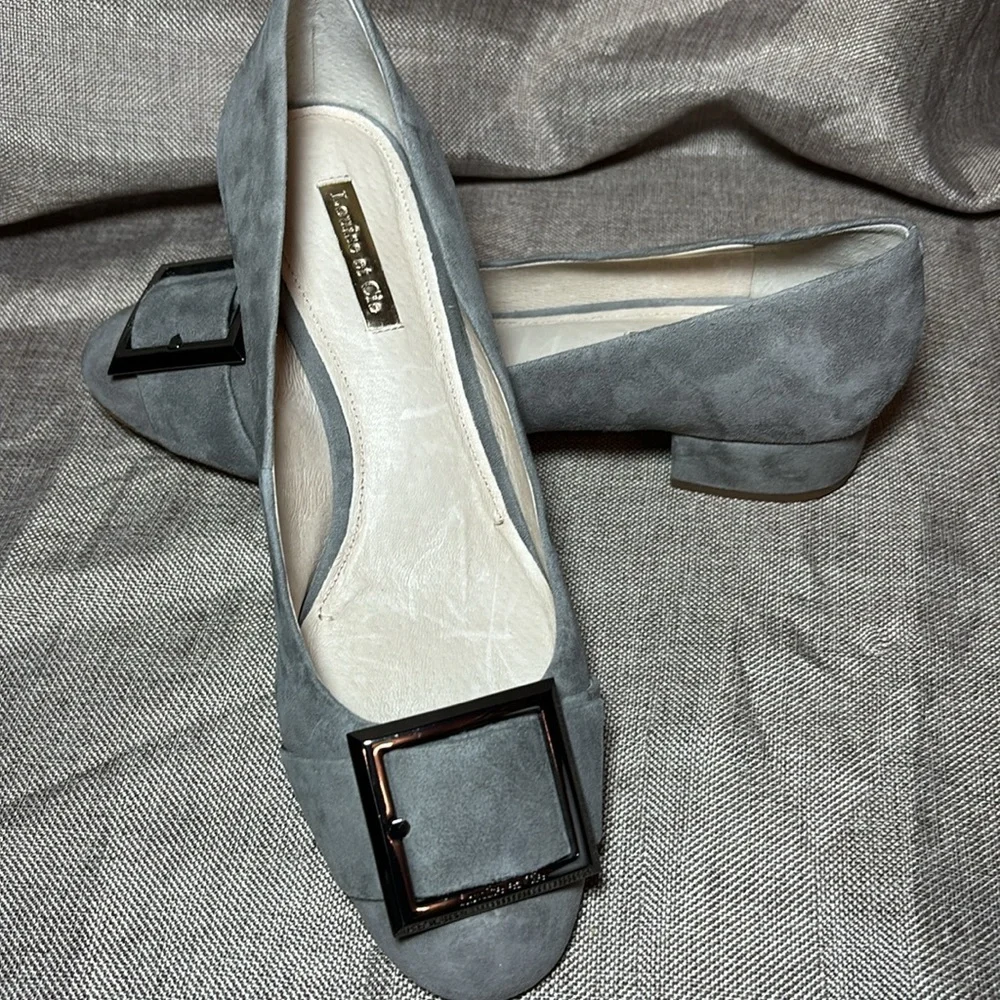 Louise et Cie Lo-Brianna Buckle Gray Suede Pumps Size 8.5